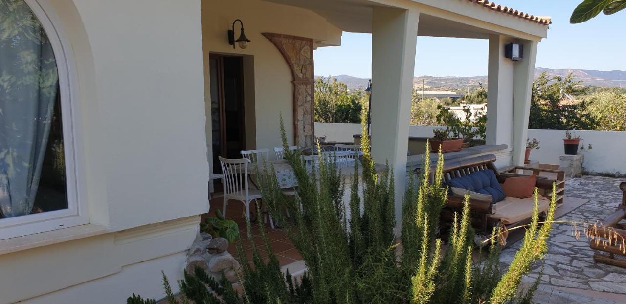 Villa Renzo E Lucia Sant Isidoro  Bagian luar foto