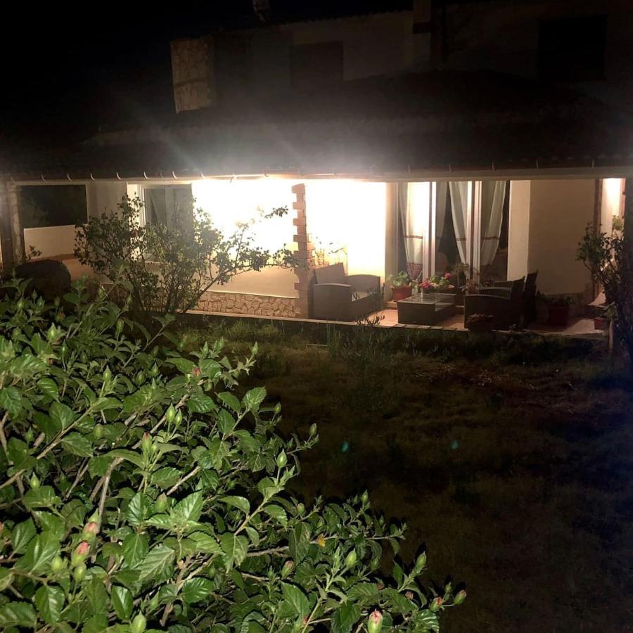 Villa Renzo E Lucia Sant Isidoro  Bagian luar foto