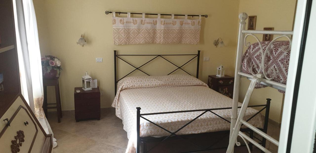 Villa Renzo E Lucia Sant Isidoro  Bagian luar foto