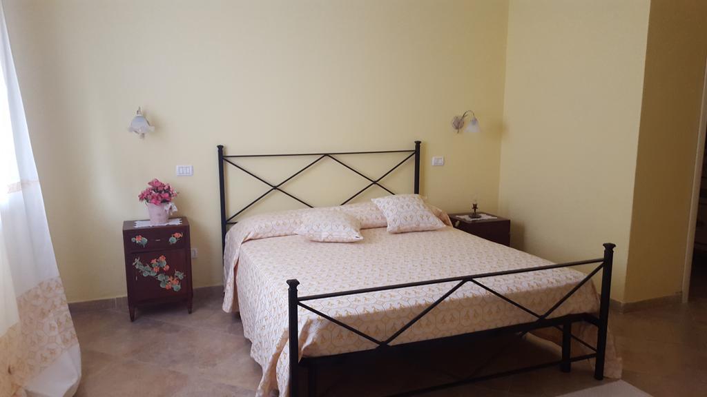 Villa Renzo E Lucia Sant Isidoro  Bagian luar foto