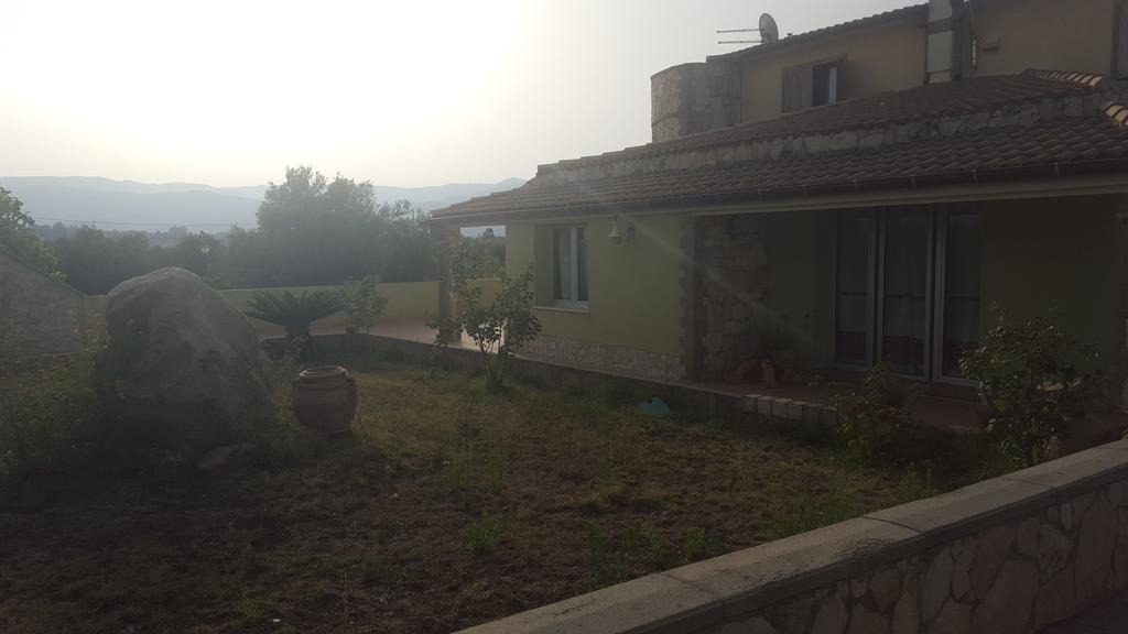Villa Renzo E Lucia Sant Isidoro  Bagian luar foto