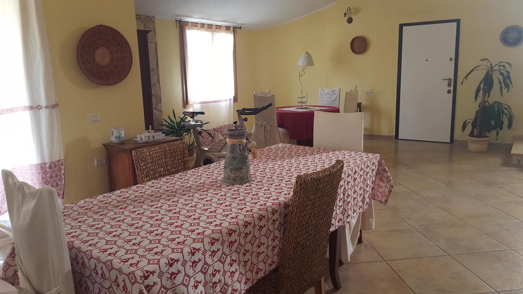Villa Renzo E Lucia Sant Isidoro  Bagian luar foto