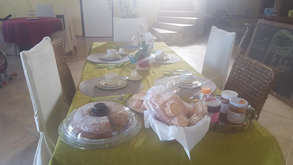 Villa Renzo E Lucia Sant Isidoro  Bagian luar foto
