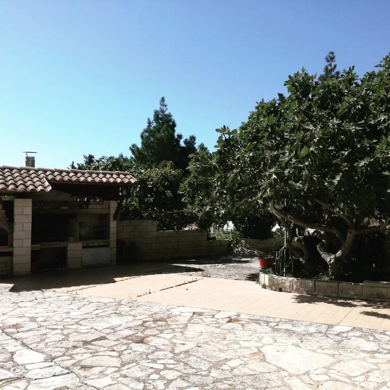 Villa Renzo E Lucia Sant Isidoro  Bagian luar foto