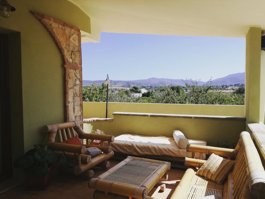Villa Renzo E Lucia Sant Isidoro  Bagian luar foto