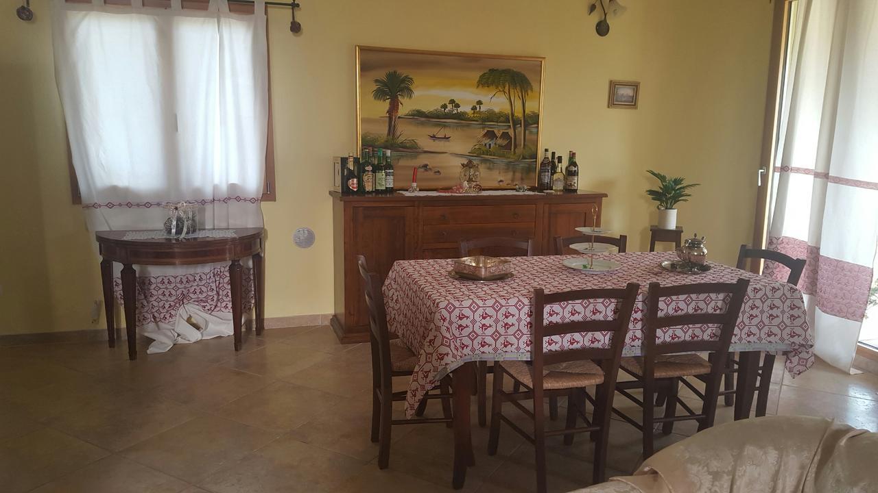 Villa Renzo E Lucia Sant Isidoro  Bagian luar foto