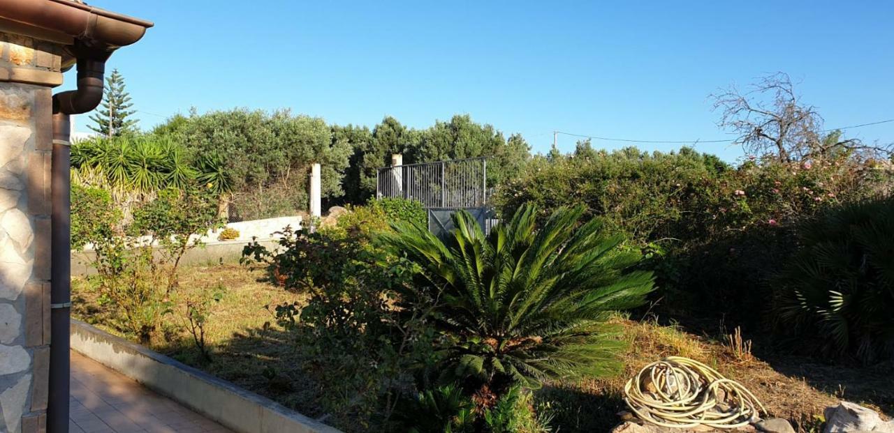 Villa Renzo E Lucia Sant Isidoro  Bagian luar foto
