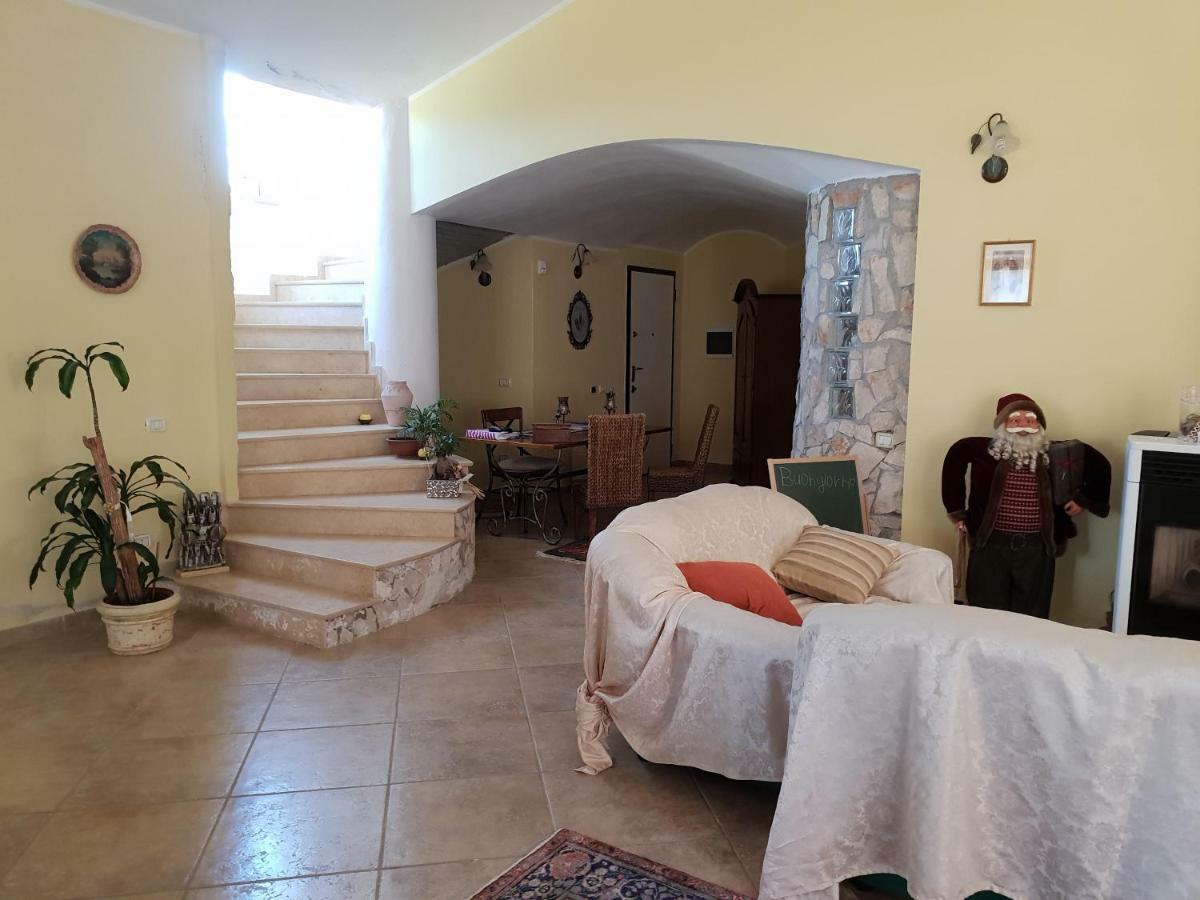 Villa Renzo E Lucia Sant Isidoro  Bagian luar foto
