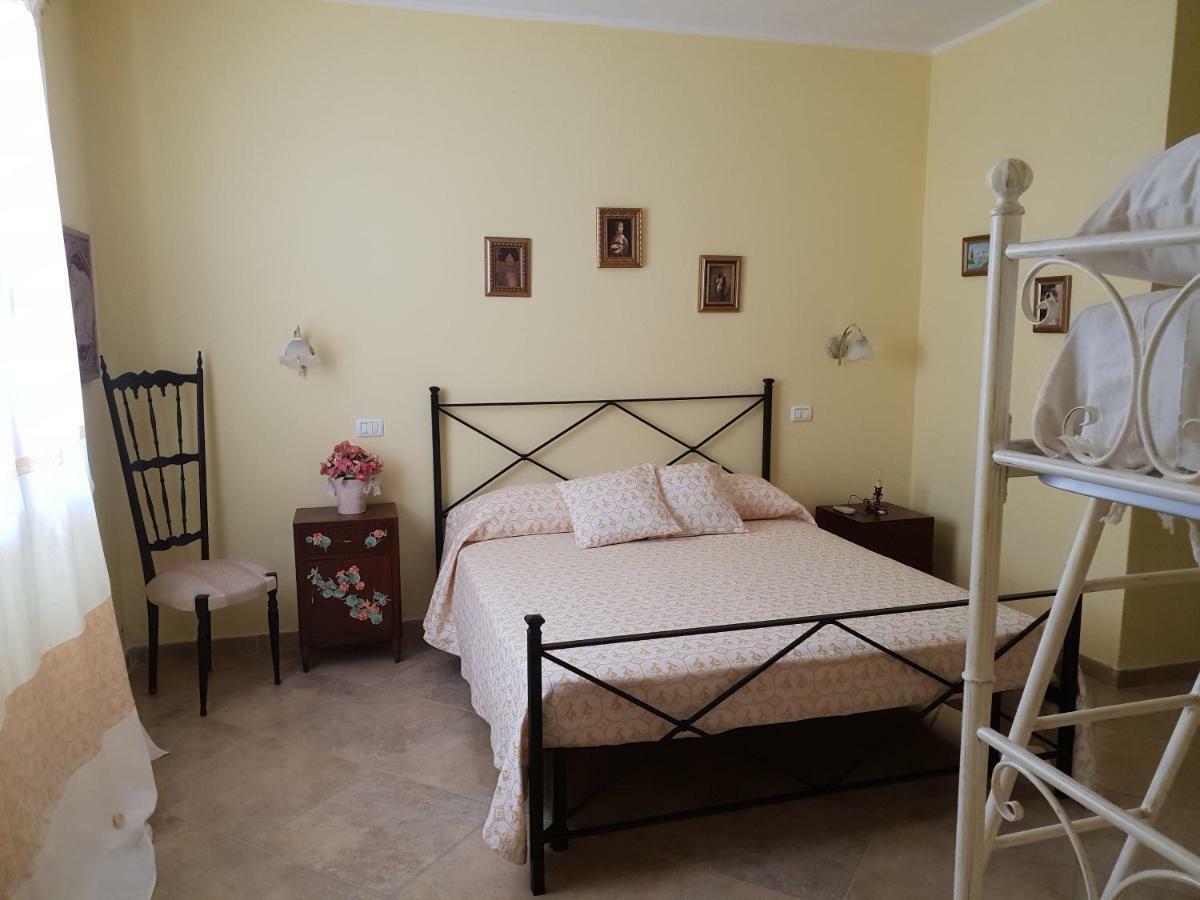 Villa Renzo E Lucia Sant Isidoro  Bagian luar foto