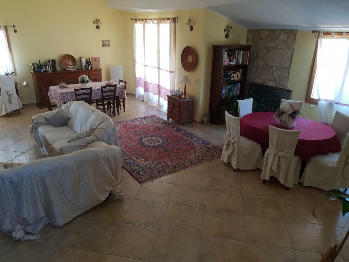 Villa Renzo E Lucia Sant Isidoro  Bagian luar foto