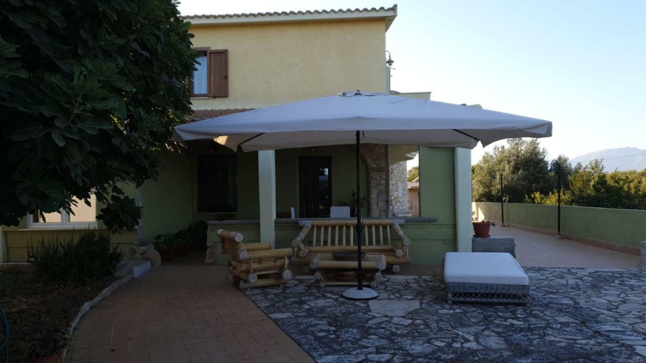 Villa Renzo E Lucia Sant Isidoro  Bagian luar foto
