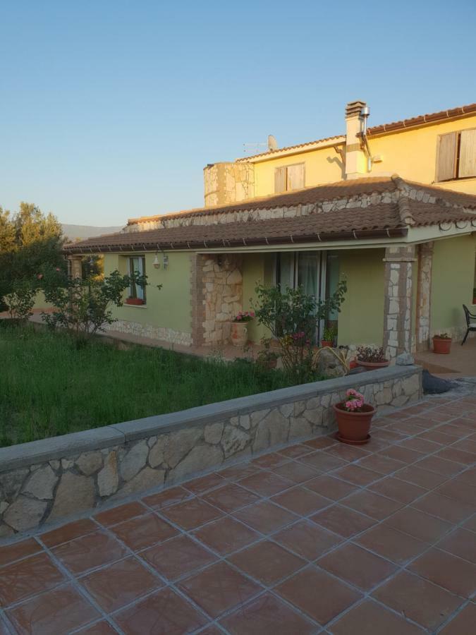 Villa Renzo E Lucia Sant Isidoro  Bagian luar foto